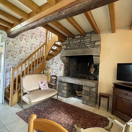 Hébergement de vacances Maison Chaleureuse Avec Jardin Et Animaux Acceptés - Fr-1-497-40 *