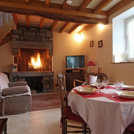 Hébergement de vacances Maison Chaleureuse Avec Jardin Et Animaux Acceptés - Fr-1-497-40 Cerisy-Belle-Etoile